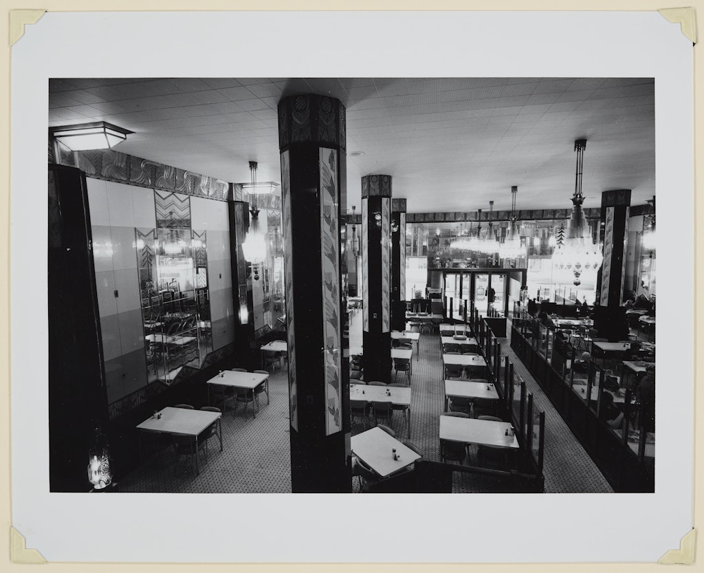Forum Cafeteria (No. 7)