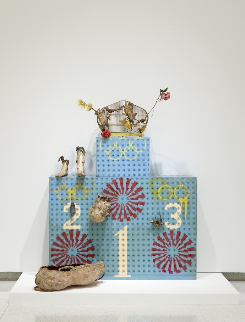 Olympic Winners Platform (Pollution Olympics - Pollution Game - L'art pressentiment)